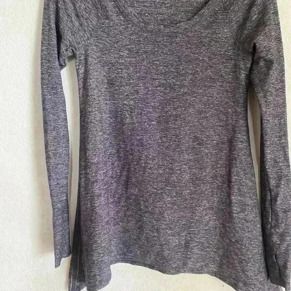 Lululemon Rehearsal Long Sleeve
Heathered Black Swan Athleisure Yoga Top Size 6 - Picture 4 of 11